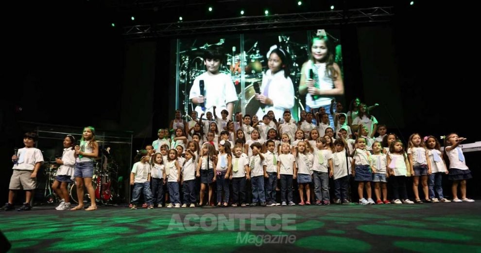 Apresentação das crianças deixaram os pais emocionados