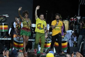Bruno Gagliasso comanda a festa