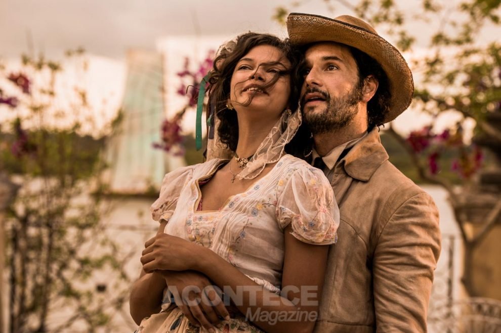 Afrânio (Rodrigo Santoro) e Leonor (Marina Nery)