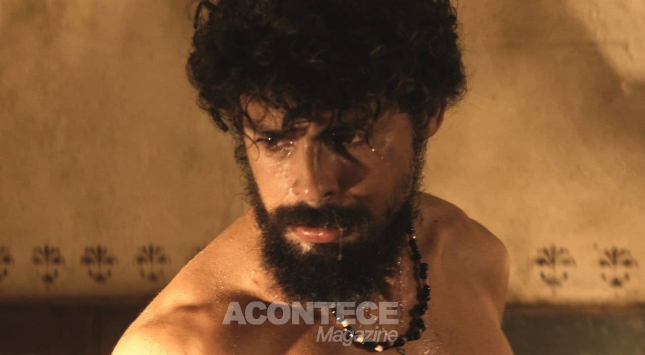 Omar (Cauã Reymond)