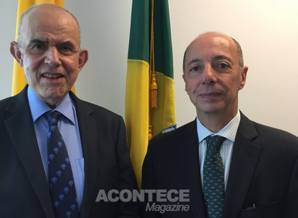 Dr. Joel Stewart e Embaixador Adalnio Senna Ganem