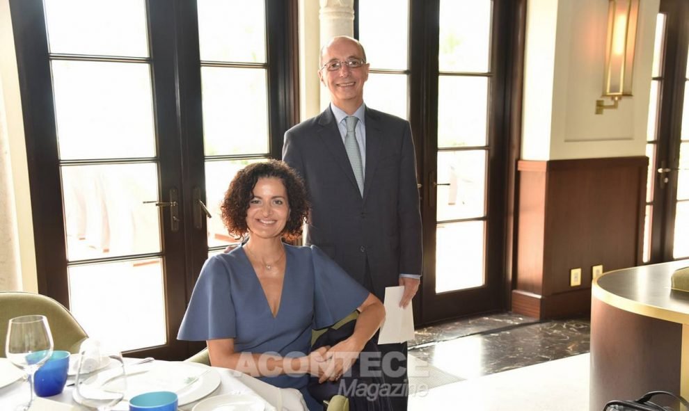 Embaixador Adalnio Senna Ganem com sua esposa, a embaixatriz Hosana Senna Ganem