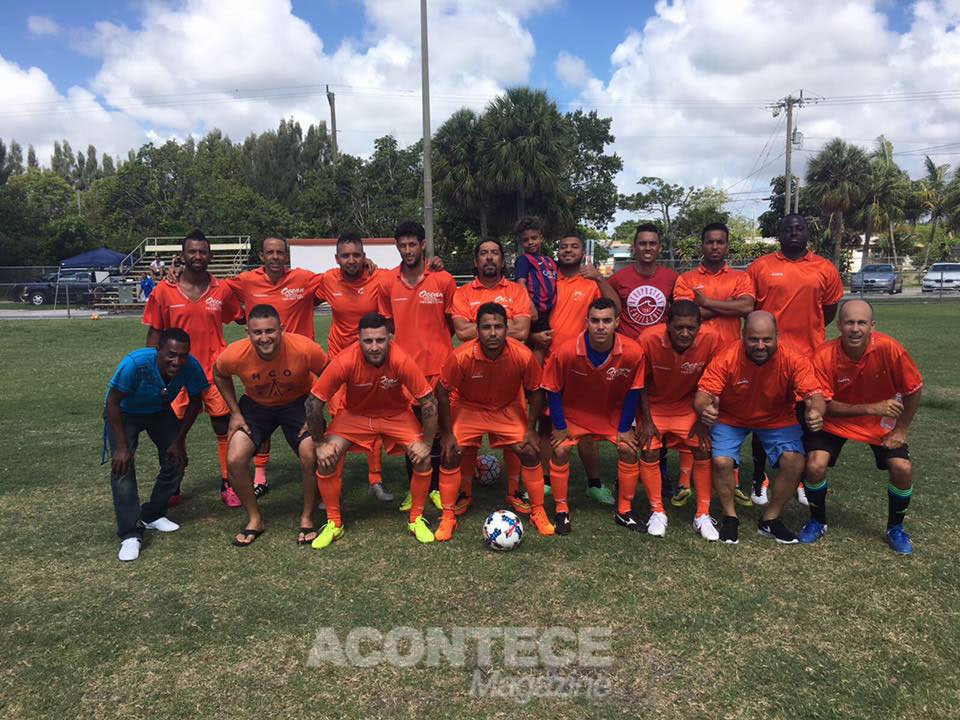 Time Restaurante Sabores Brasil, vencedor da primeira edição do Pompano Soccer Cup – Crédito: Arquivo CCB