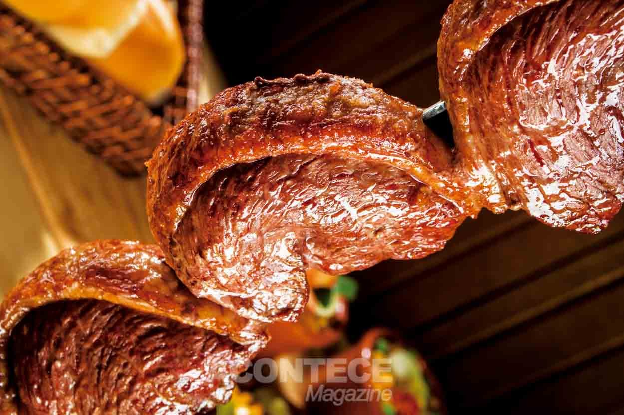 Churrasco rodízio, à quilo, picanha na chapa, costela, linguiças, você escolhe!