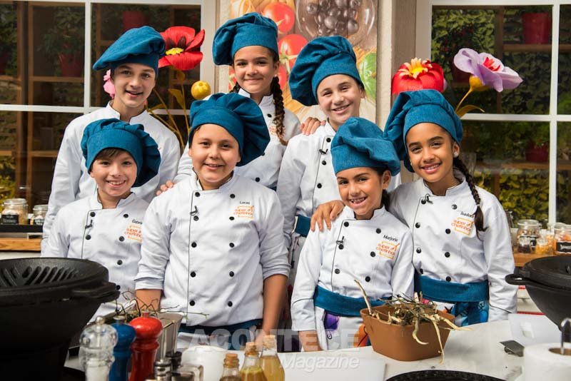 Os Super Chefinhos (Mel Maia, Valentina Francisco, Marjorie Bernardes, Isadora Ferreira, Vitor Figueiredo, Lucas Hernandes e Gabriel Palhares)