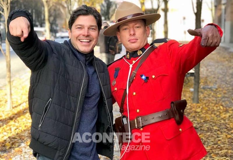 Erik Marmo conhece Vancouver, na companhia do policial canadense Nick Baker