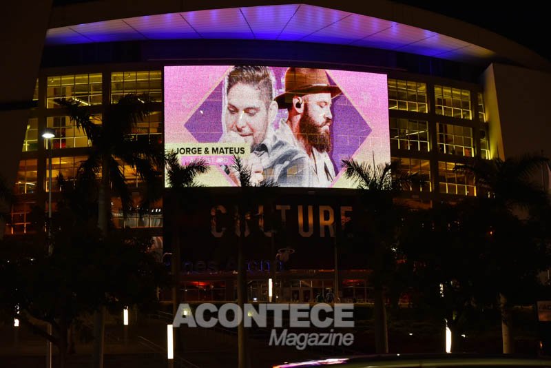 A dupla JORGE  &  MATEUS lotam show em Miami