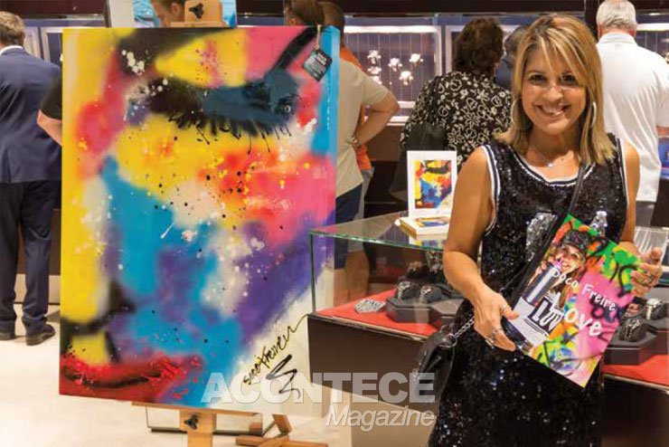 A artista plástica Soco Freire em uma de suas exposições na loja Tag Heuer