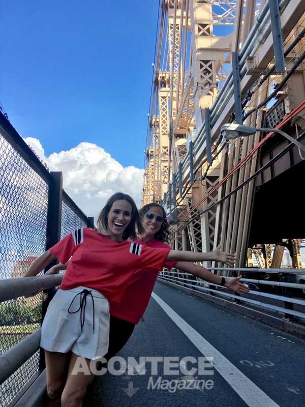 Fernanda Pontes e Lisa Oliveira conferem as pontes da cidade de Nova York