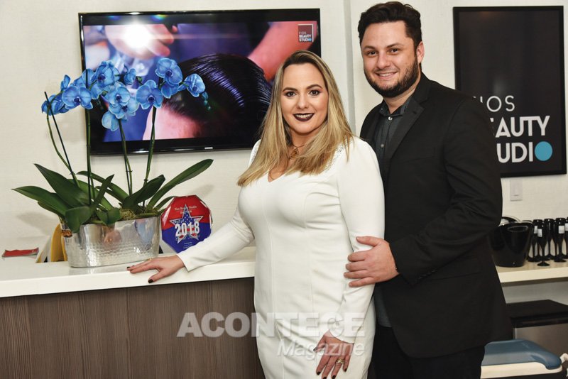 Monique Casado e Samuel Lucena, proprietários da rede de salões de beleza Fios Beauty