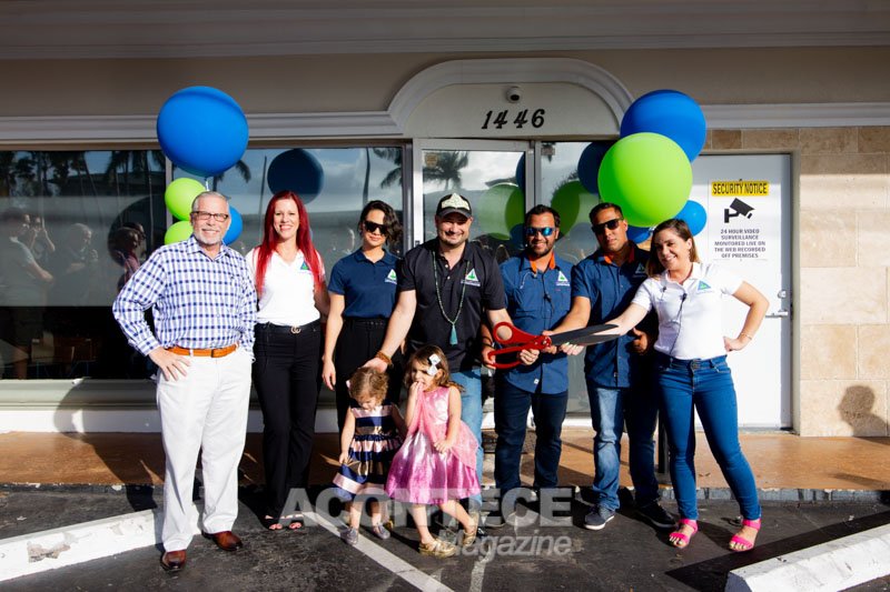 The Captain Painter team from left to right: Richard Incandela, Viviane Torreto, Jessica Alagia, Donatello e Maria Valentina Alagia (kids), Augusto Alagia, Joao Andrade, Lucas Andrade e Jessica Hernandez.