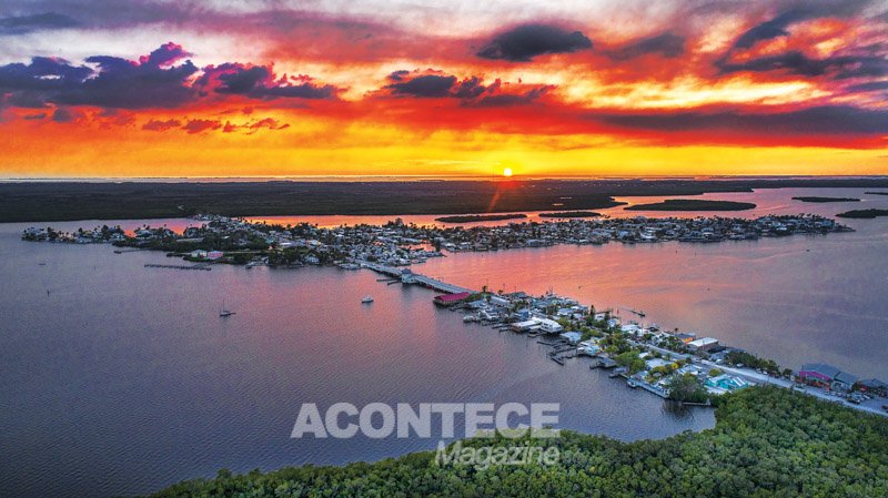 Pôr do sol com vista arial de Matlacha