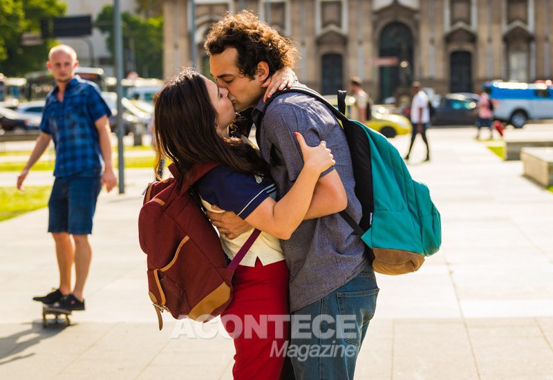 Shippados: Enzo (Eduardo Sterblitch) e Rita (Tatá Werneck). Credito Globo/Paulo Belote