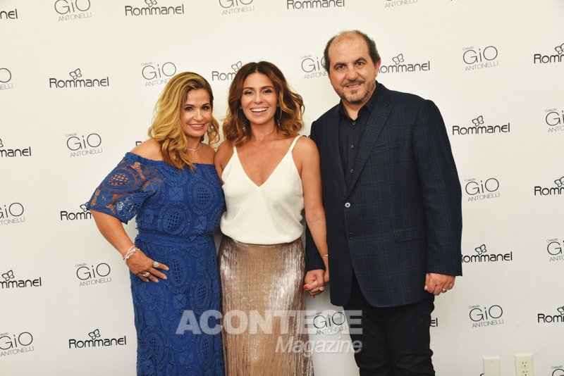   Antônio Carlos Martins, sócio-fundador da Rommanel, e a esposa,  Liege de Almeida Martins, com Giovanna Antonelli (ao centro)